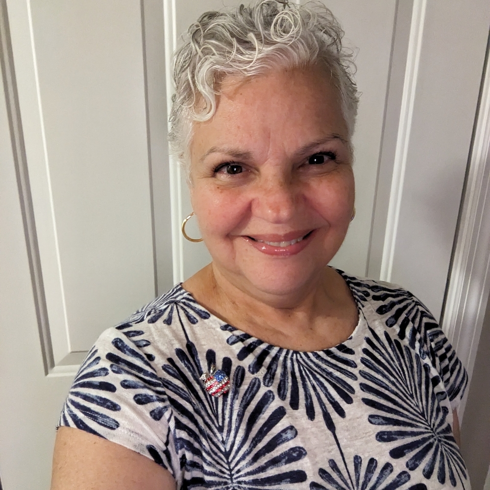 Meet your Posher, Raquel
